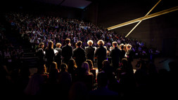 „Glauben Sie an Ihre Bildung!“ Graduiertenfeier im November 2025